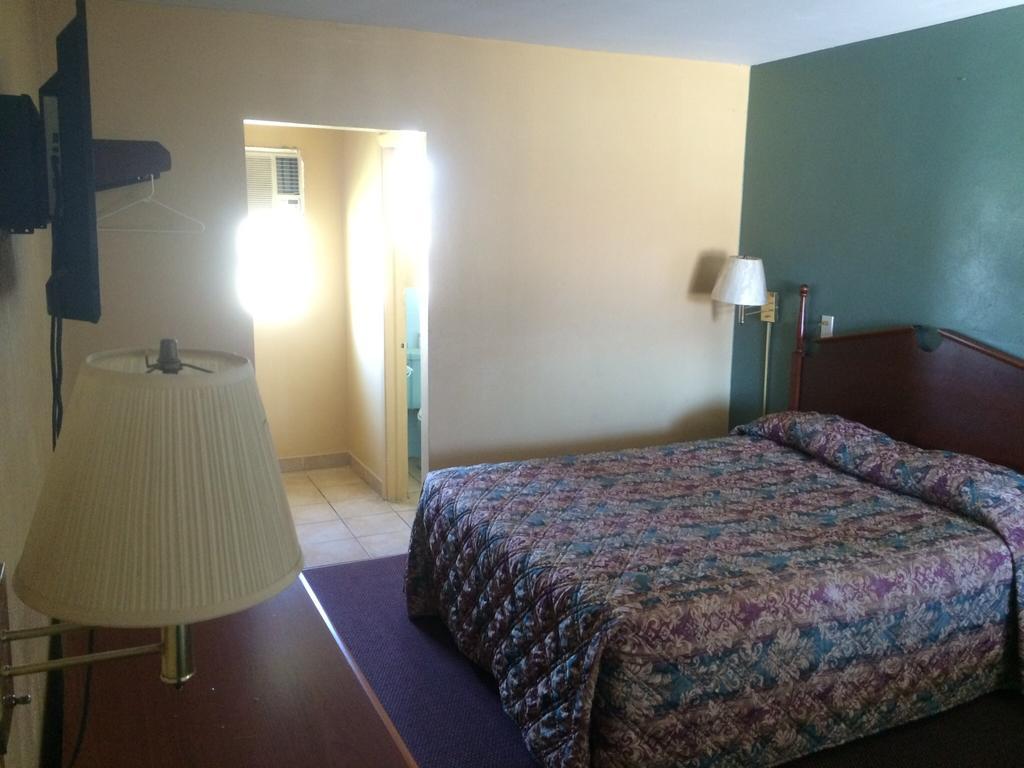 Travelers Inn 오키초비 외부 사진
